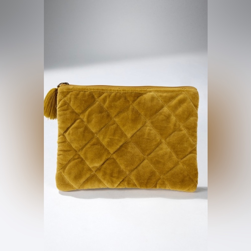 Luxurious fine cotton velvet metallic quilted pouch. - Picture 4 of 4